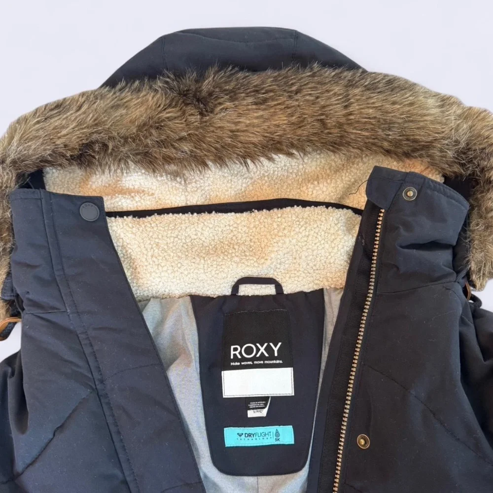 Roxy Black Puffer Parka Coat with Fur Hood - Size Small - Dryflight 5K - Picture 3 of 3